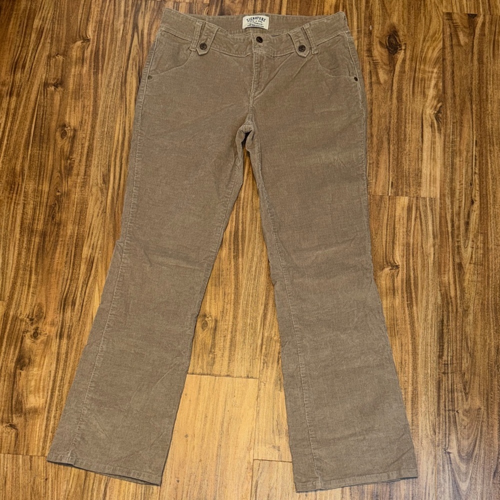 Levi women’s 12 pants corduroy khaki Tan Bootcut low rise stretch 90s y2k missy